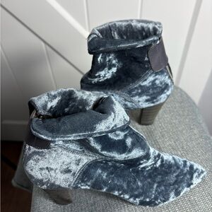 New Free People Crushed Blue Velvet Ankle Boots with Zipper and Buckle.